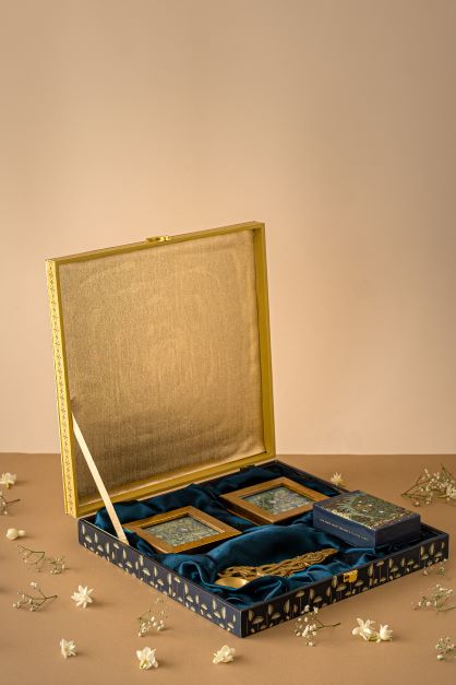 natural and artistic