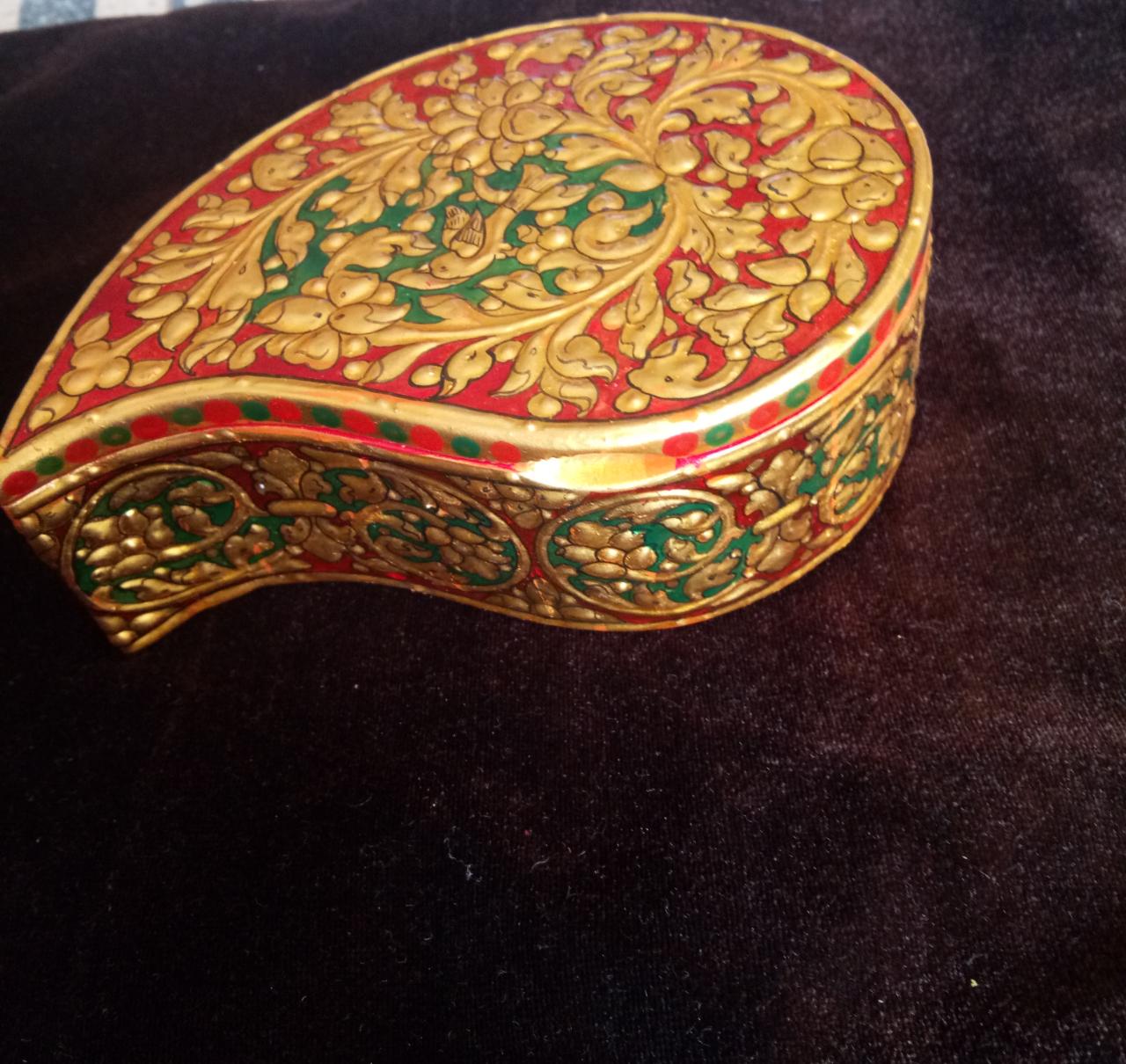 natural and artistic