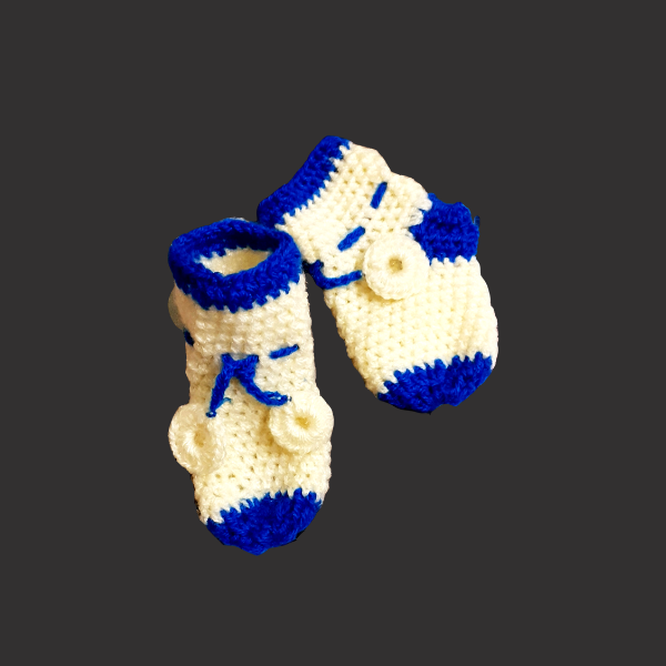 Cosy handknitted woolen blue-cream designer baby socks